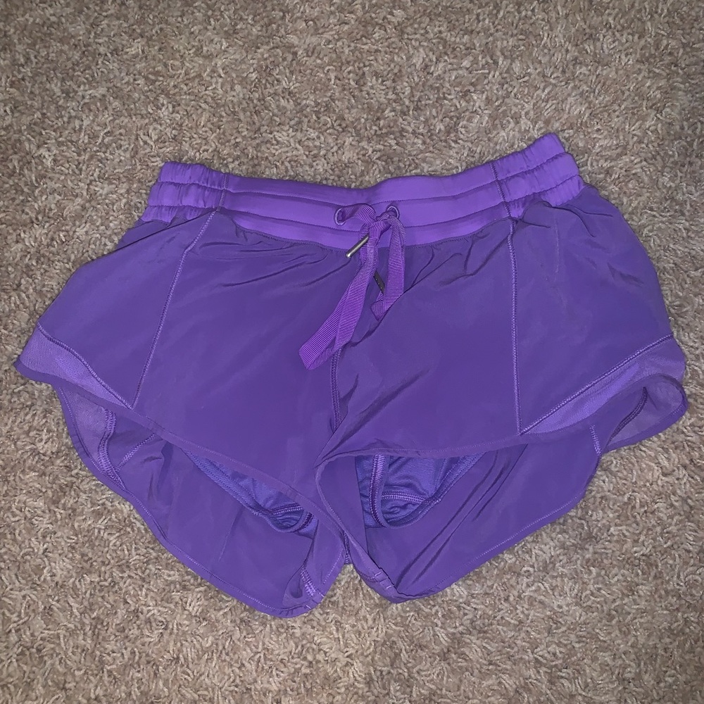 Lululemon size 6 hotty hot shorts 2.5” inseam